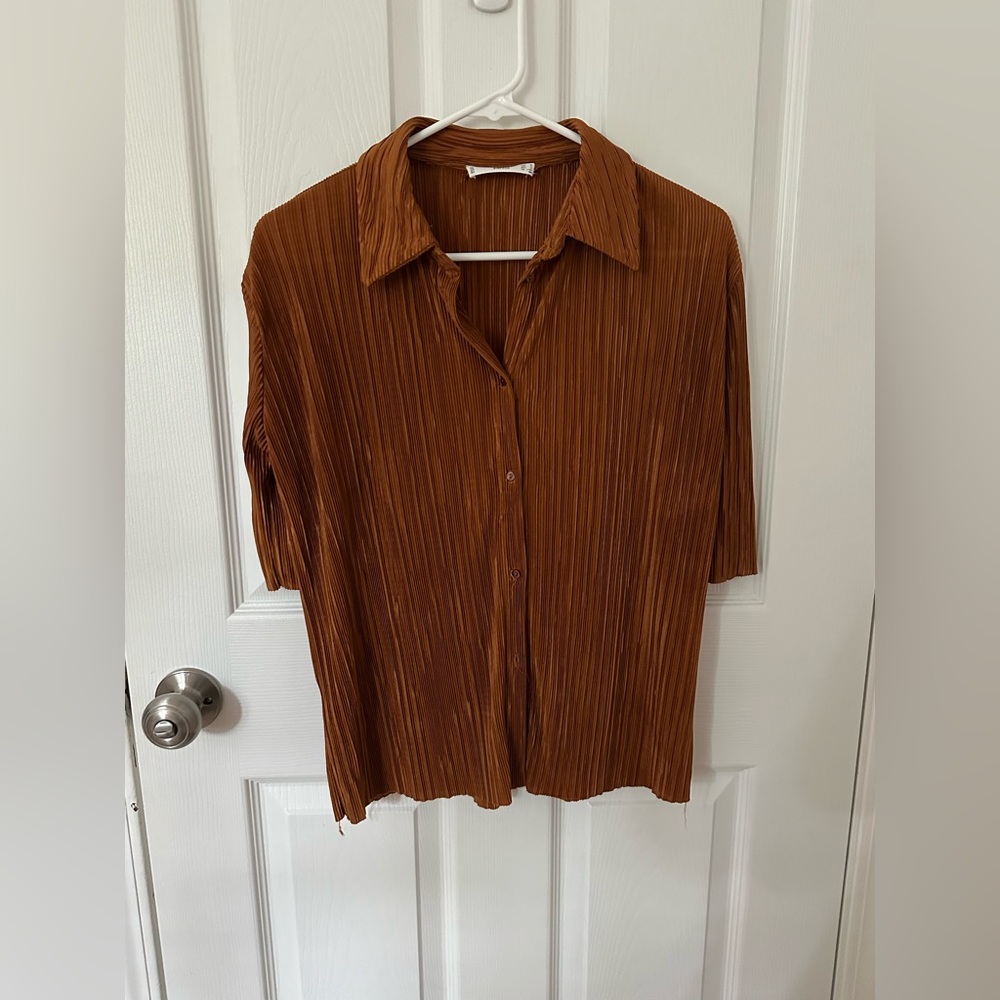 Mango half sleeve rust colored button down top